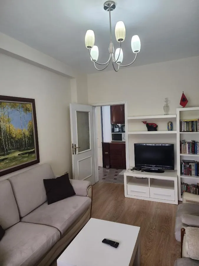 Grand House Rooms Tirana 0*,